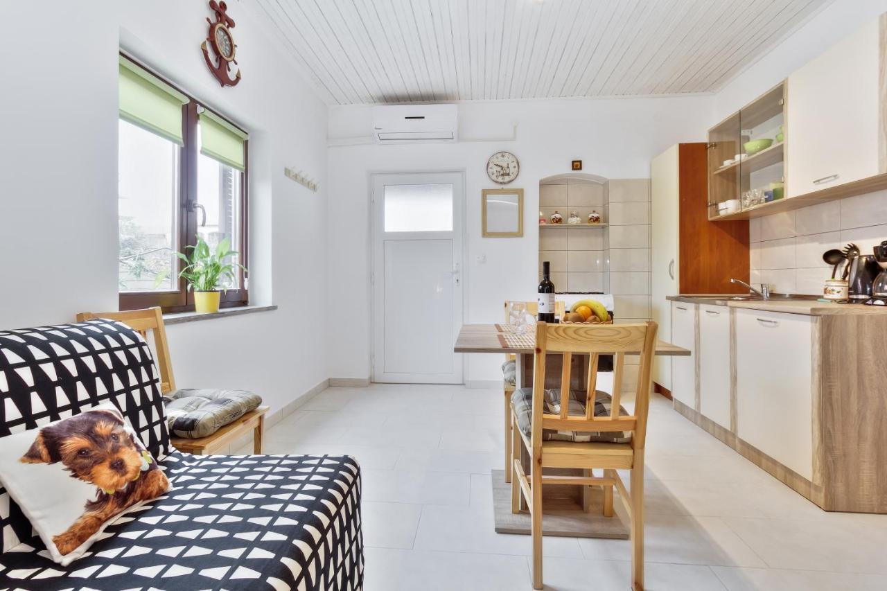 Apartments Grassi By Rent Istria ウマグ エクステリア 写真