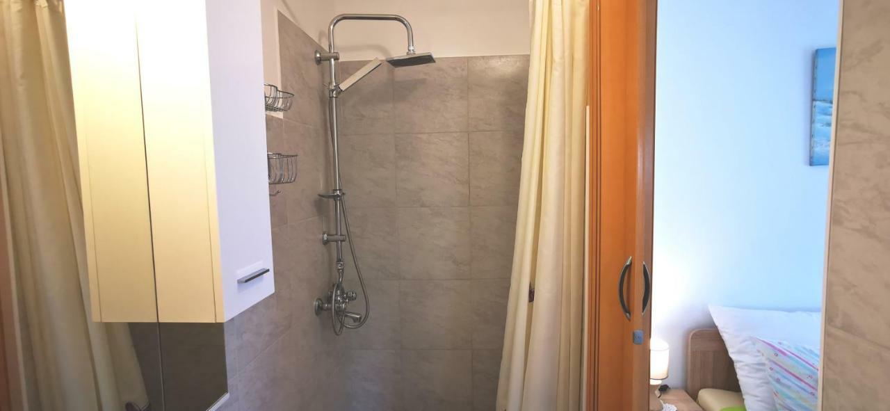 Apartments Grassi By Rent Istria ウマグ エクステリア 写真